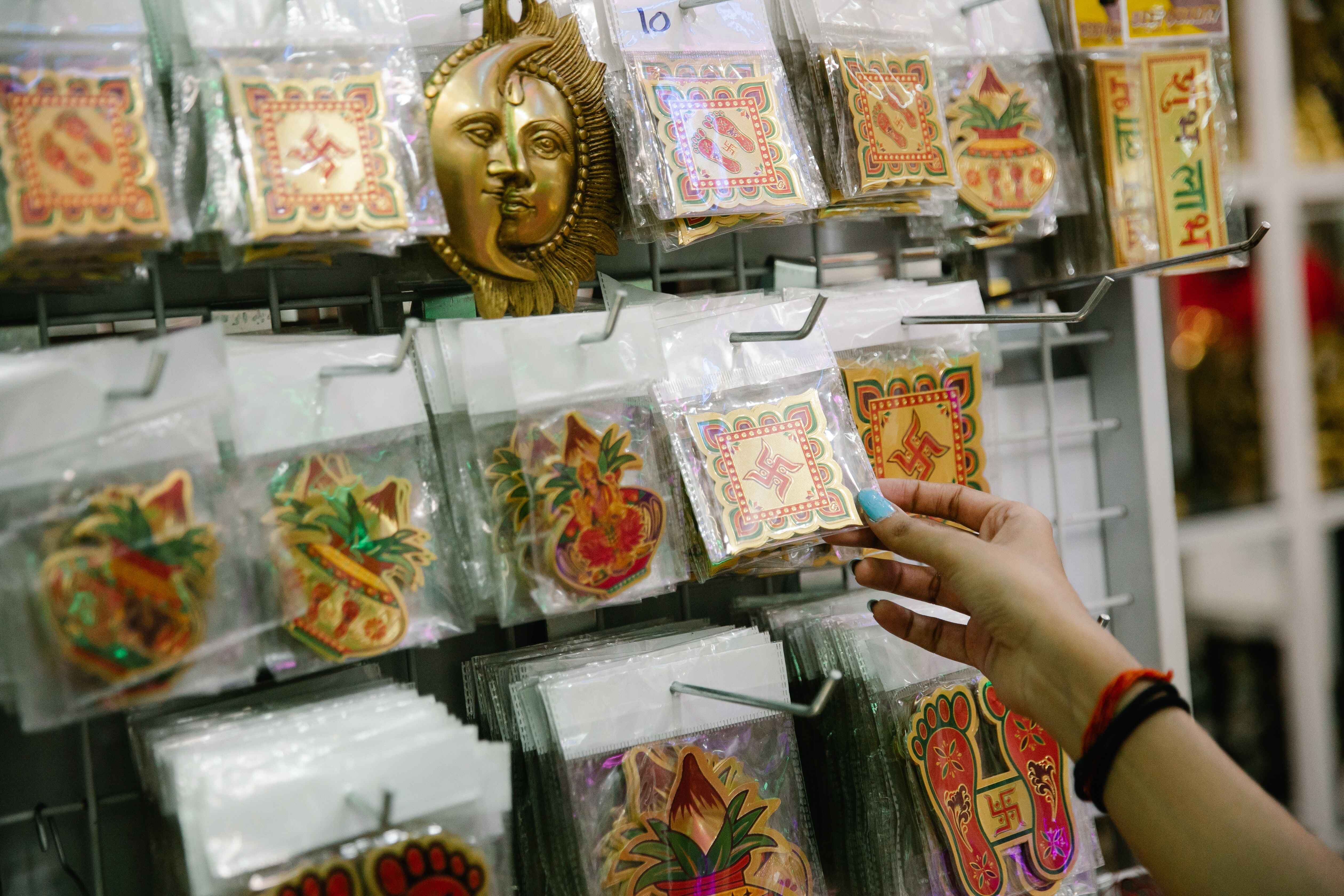 How to Ship Souvenirs by Post or Courier